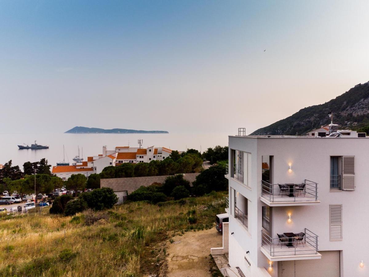 Seaside Elegance Suites Komiza Exterior photo