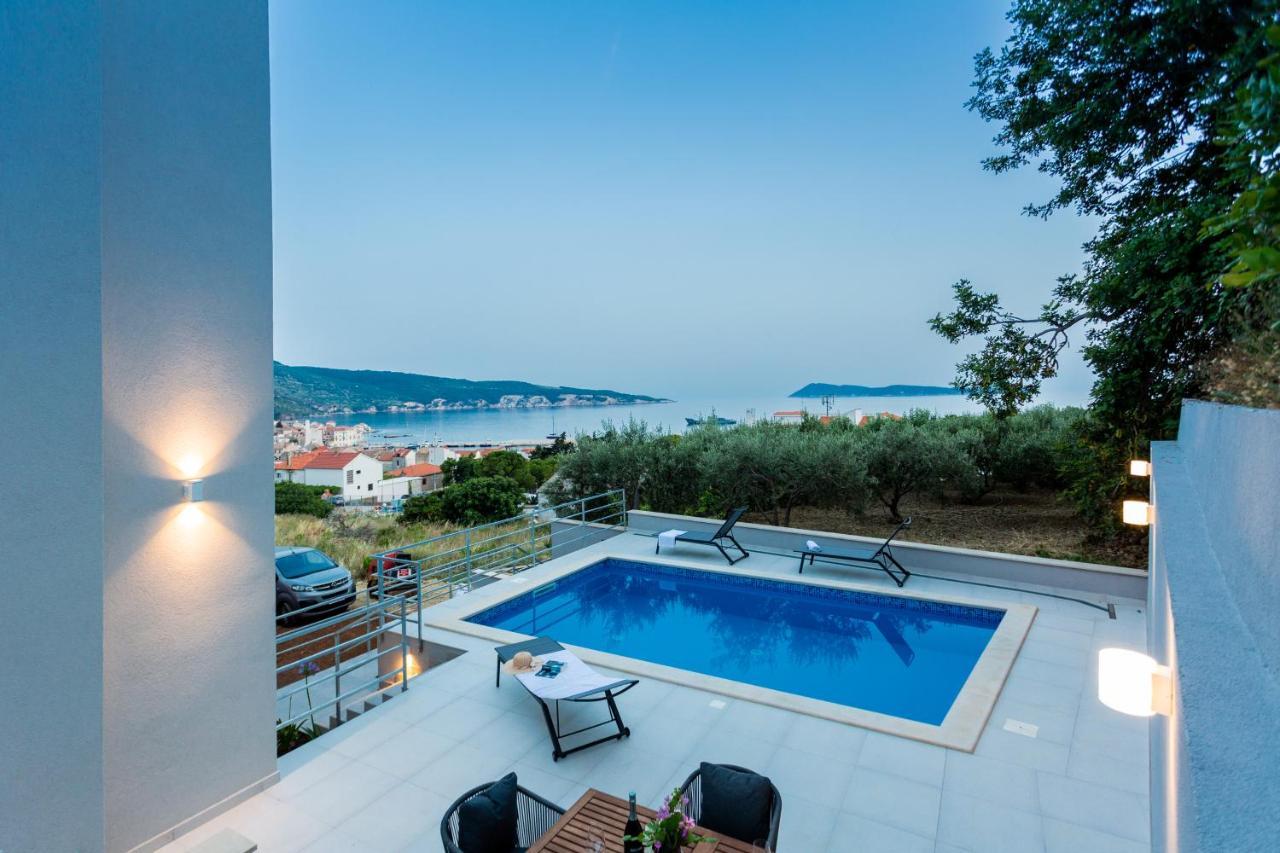 Seaside Elegance Suites Komiza Exterior photo