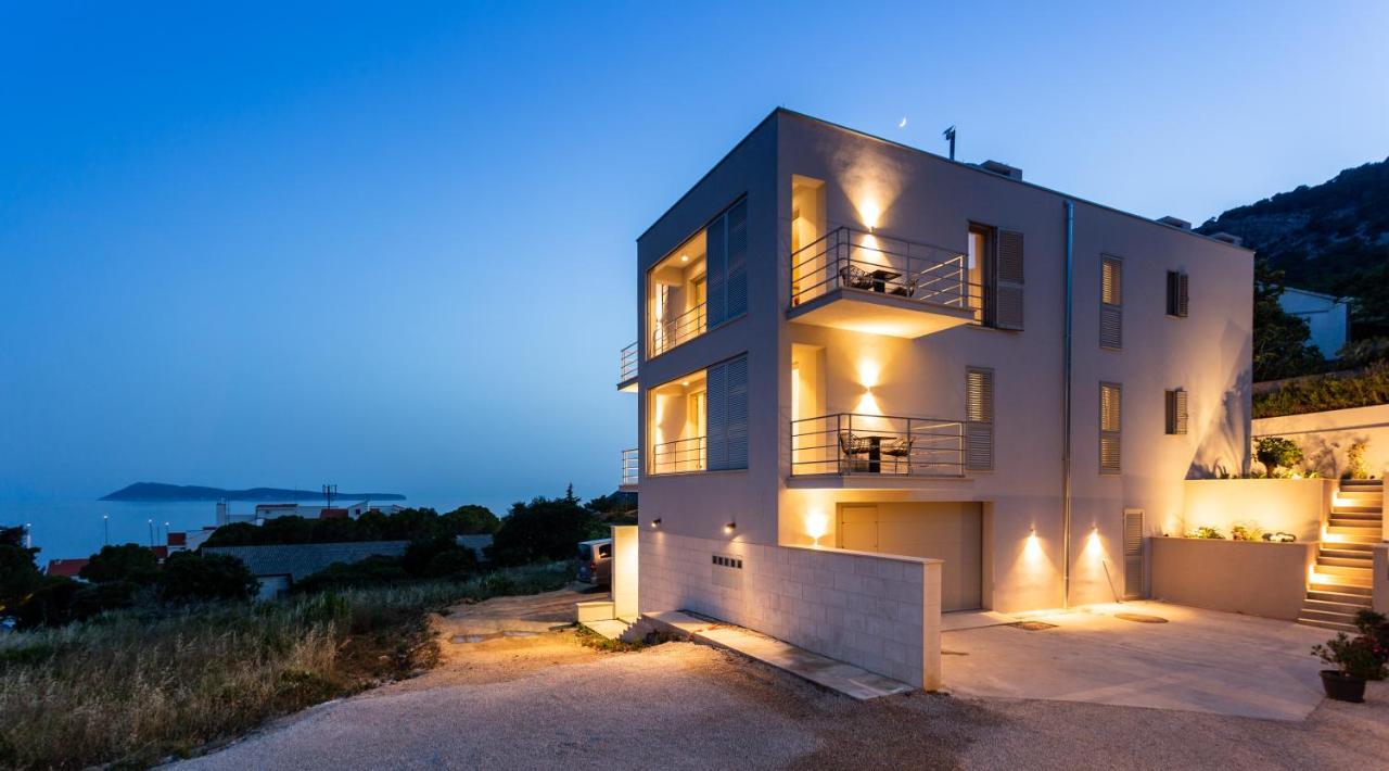 Seaside Elegance Suites Komiza Exterior photo
