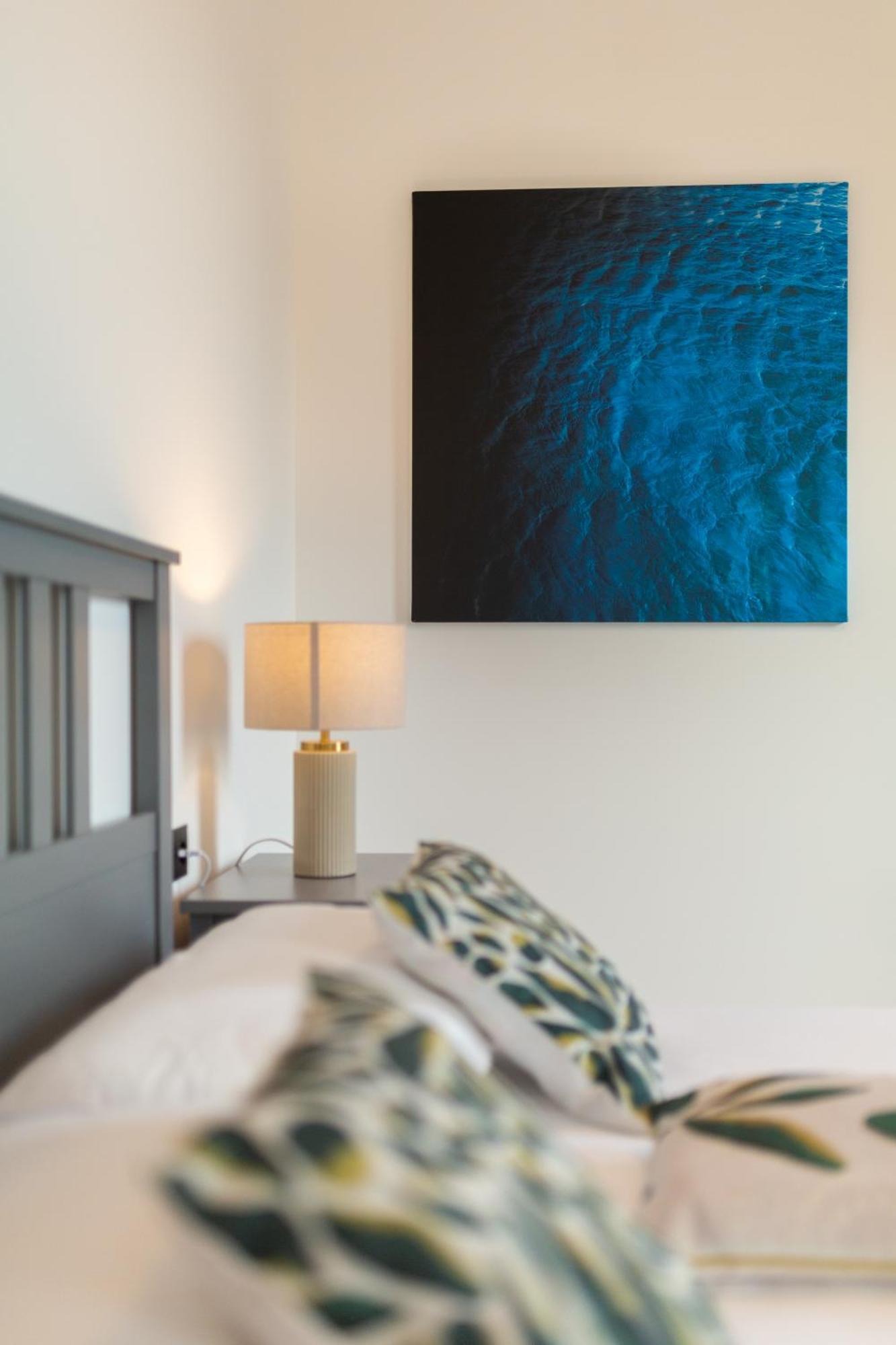 Seaside Elegance Suites Komiza Exterior photo
