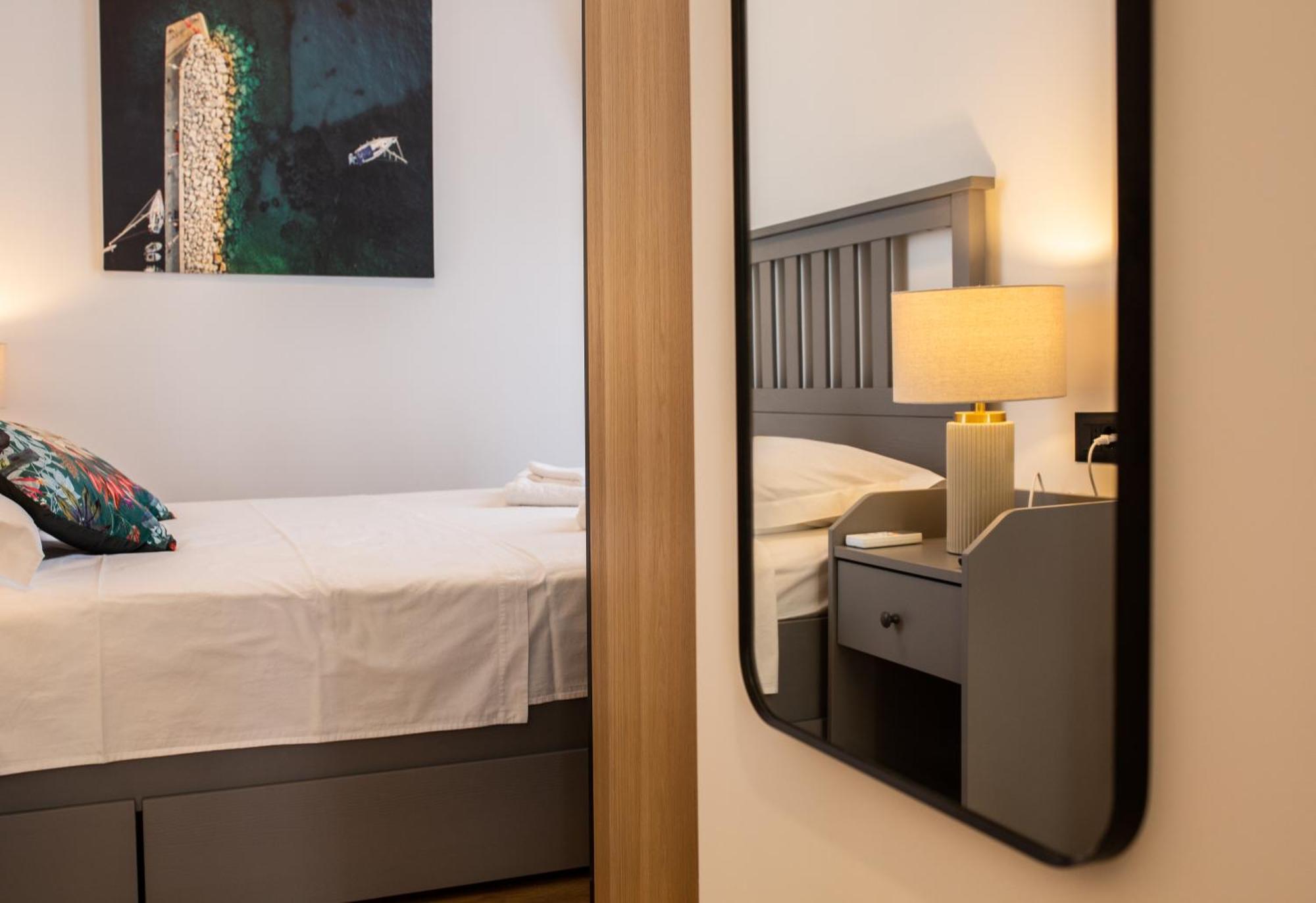 Seaside Elegance Suites Komiza Exterior photo